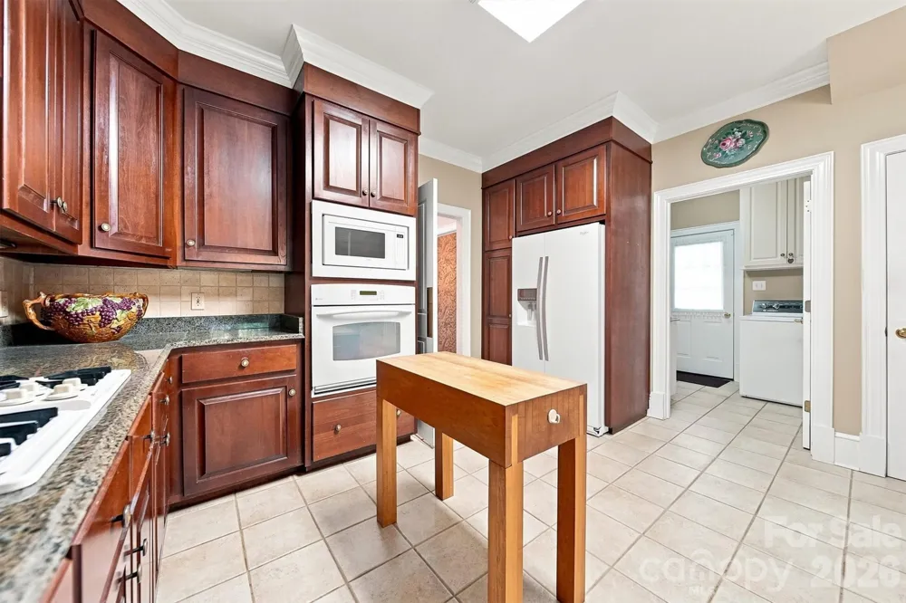 1515 8th Street NW Hickory, NC 28601