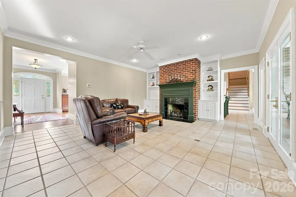 1515 8th Street NW Hickory, NC 28601