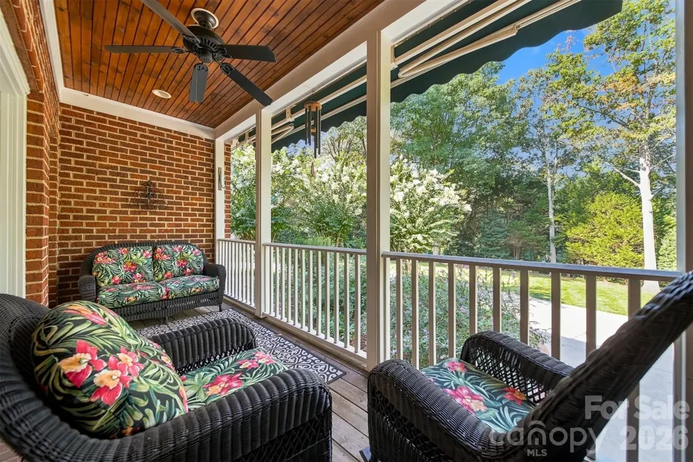 1515 8th Street NW Hickory, NC 28601