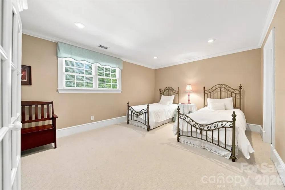 1515 8th Street NW Hickory, NC 28601
