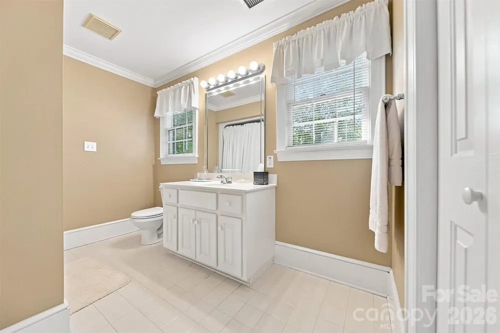 1515 8th Street NW Hickory, NC 28601