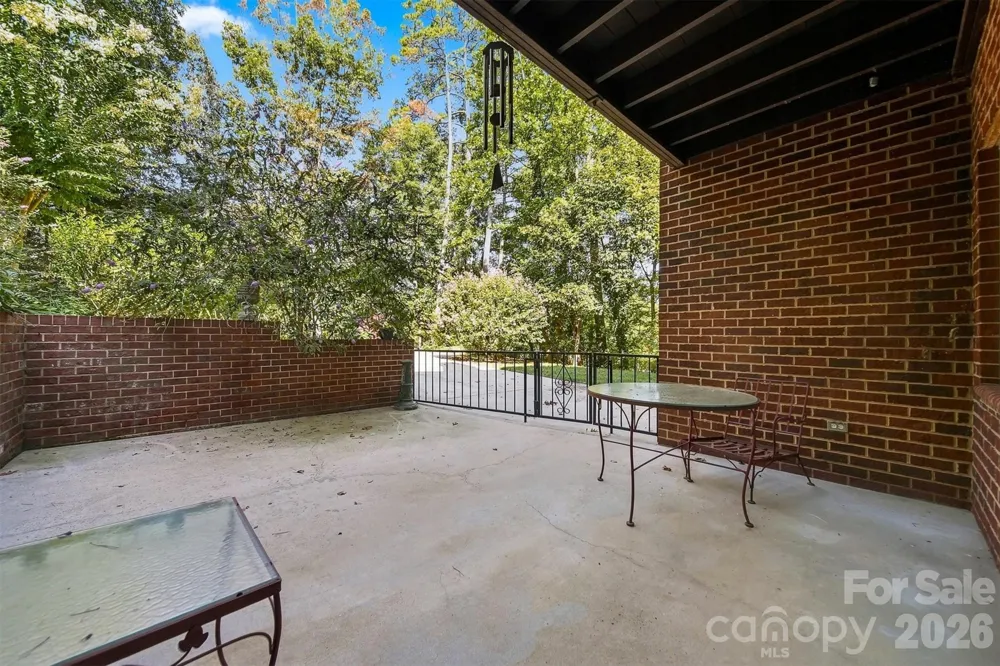 1515 8th Street NW Hickory, NC 28601