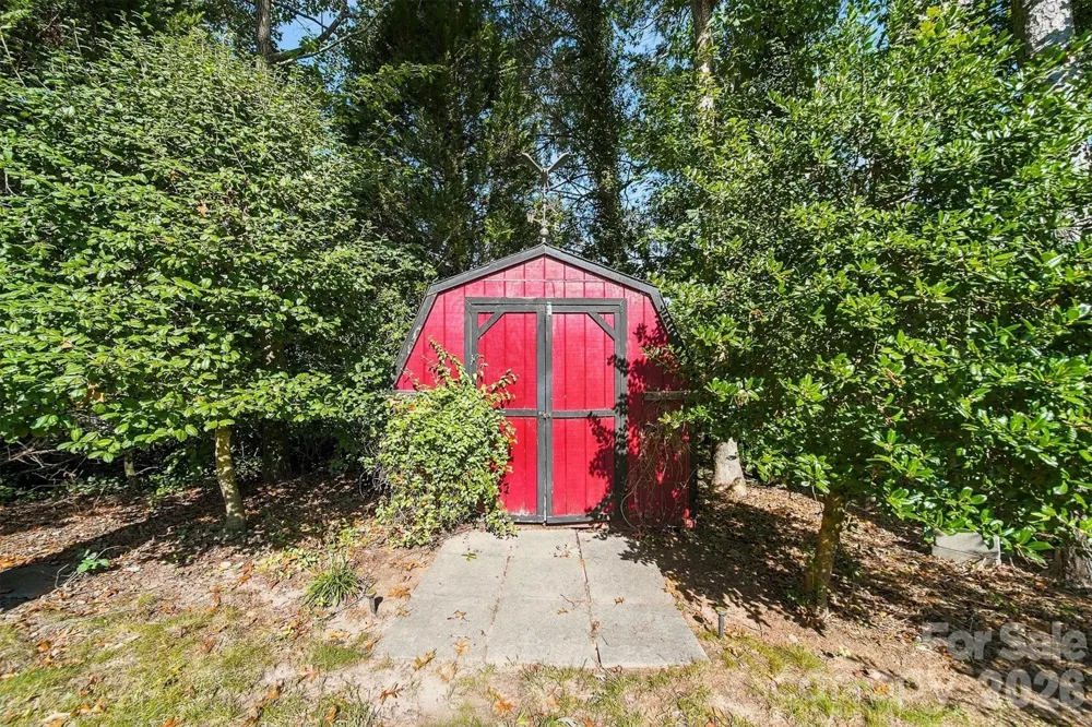 1515 8th Street NW Hickory, NC 28601