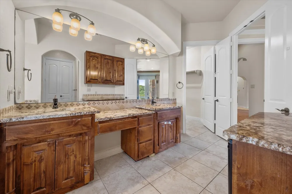 3325 Vista Lake Circle Mansfield, TX 76063