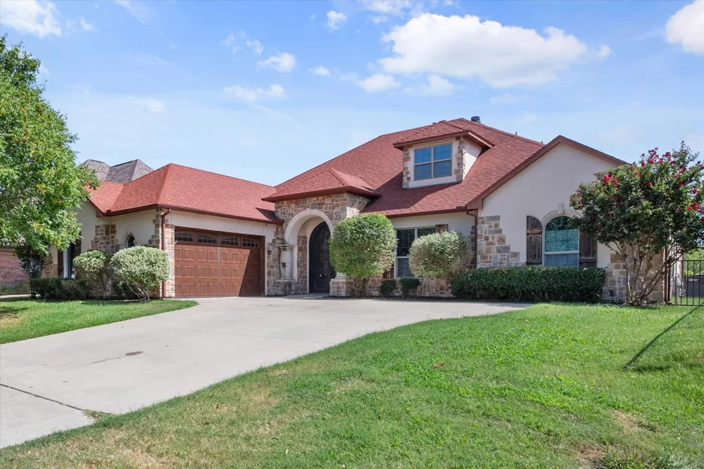 3325 Vista Lake Circle Mansfield, TX 76063