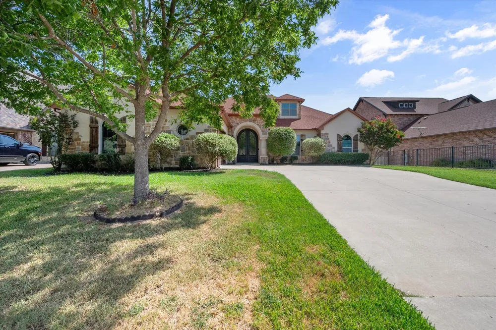 3325 Vista Lake Circle Mansfield, TX 76063
