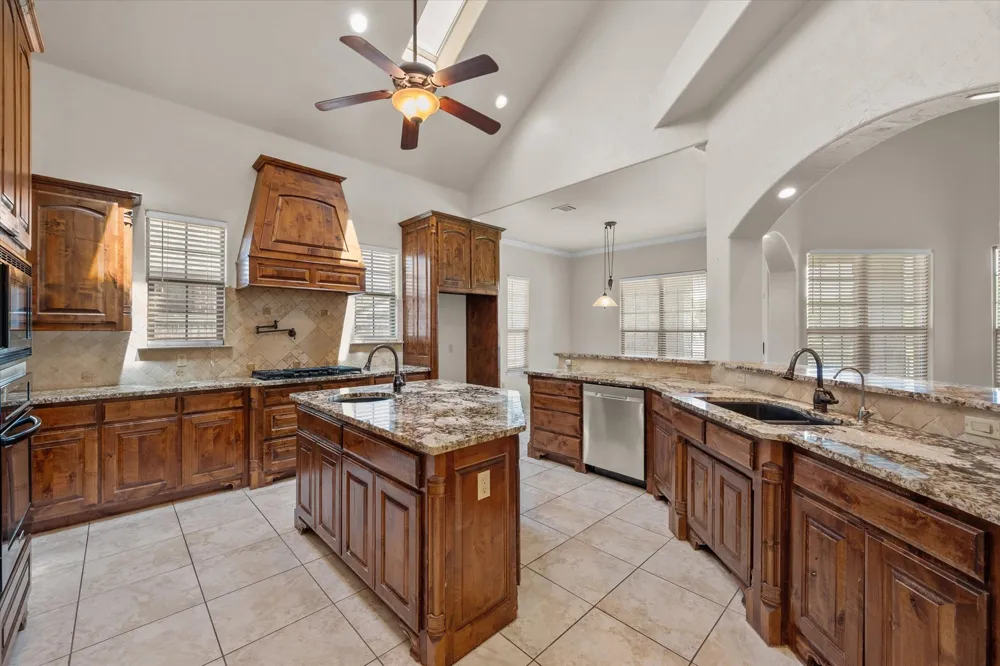 3325 Vista Lake Circle Mansfield, TX 76063