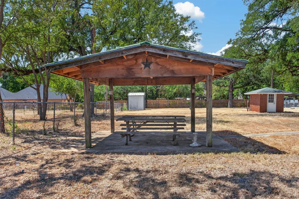 161 Tomlinson Road Granbury, TX 76049