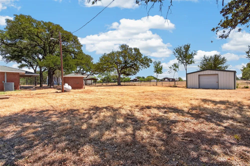 161 Tomlinson Road Granbury, TX 76049