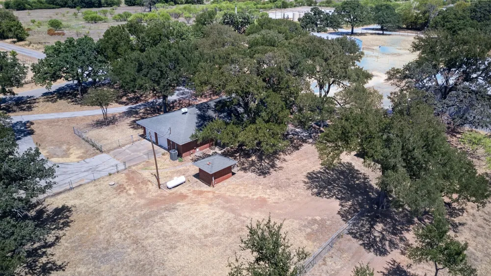 161 Tomlinson Road Granbury, TX 76049