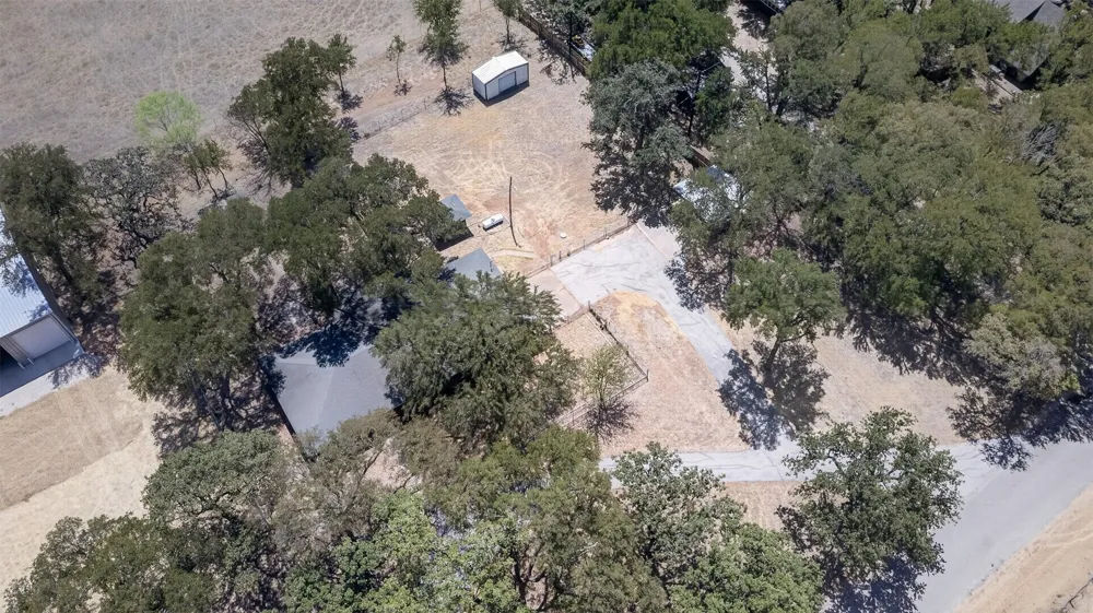 161 Tomlinson Road Granbury, TX 76049