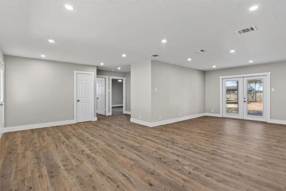 161 Tomlinson Road Granbury, TX 76049