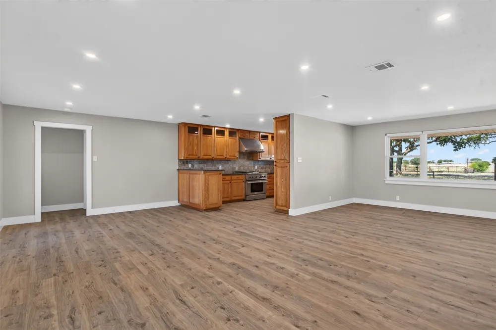 161 Tomlinson Road Granbury, TX 76049