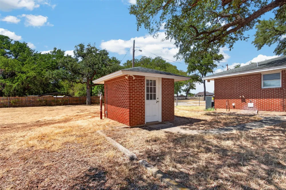 161 Tomlinson Road Granbury, TX 76049