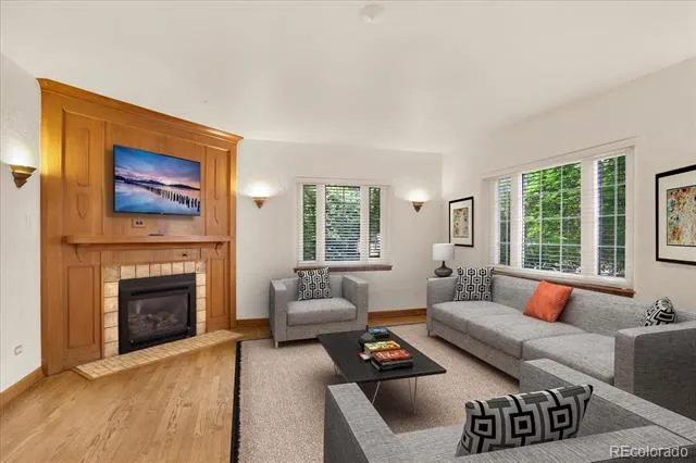 695 Dahlia Street Denver, CO 80220