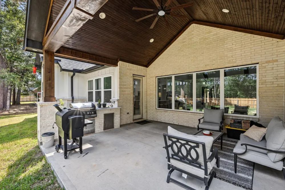 2439 Centurian Circle New Caney, TX 77357
