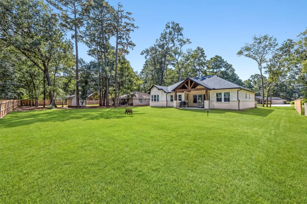 2439 Centurian Circle New Caney, TX 77357