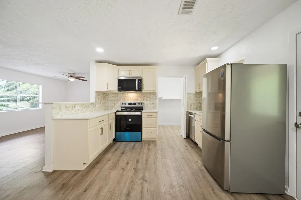 61 Hicks Loop W Cleveland, TX 77328
