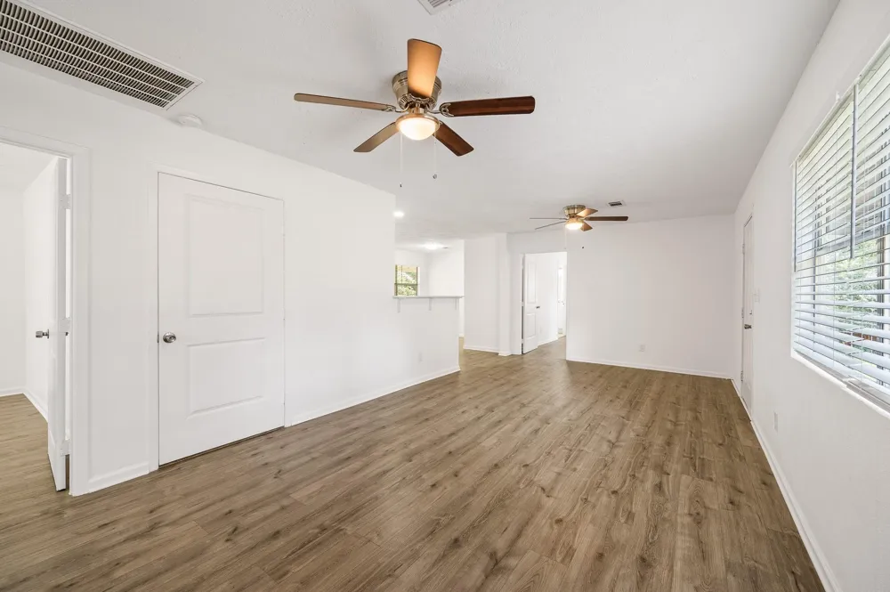 61 Hicks Loop W Cleveland, TX 77328