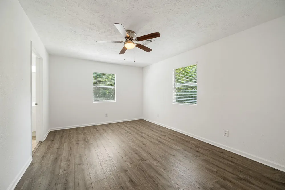 61 Hicks Loop W Cleveland, TX 77328