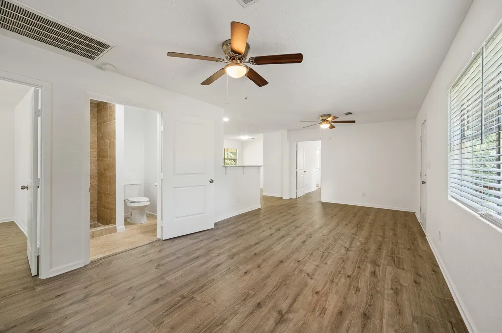 61 Hicks Loop W Cleveland, TX 77328