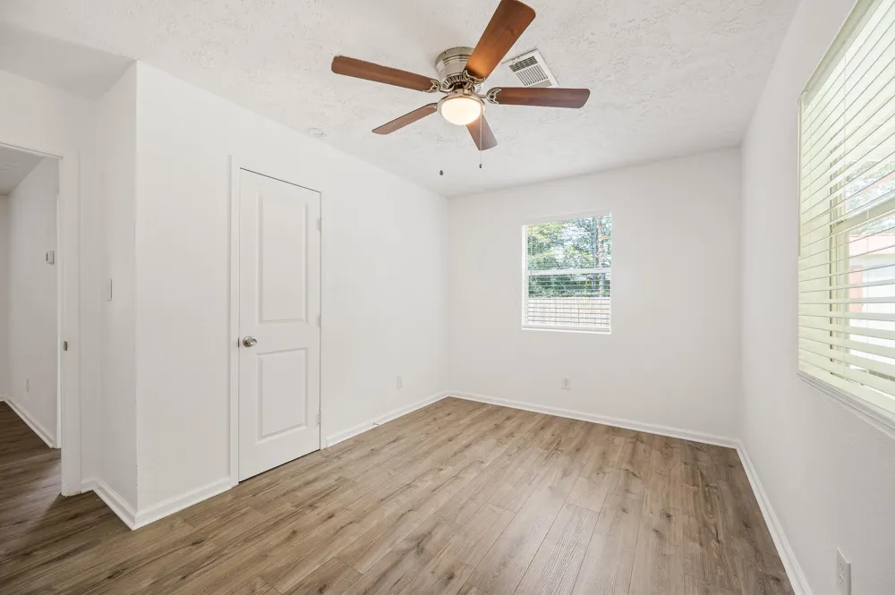 61 Hicks Loop W Cleveland, TX 77328