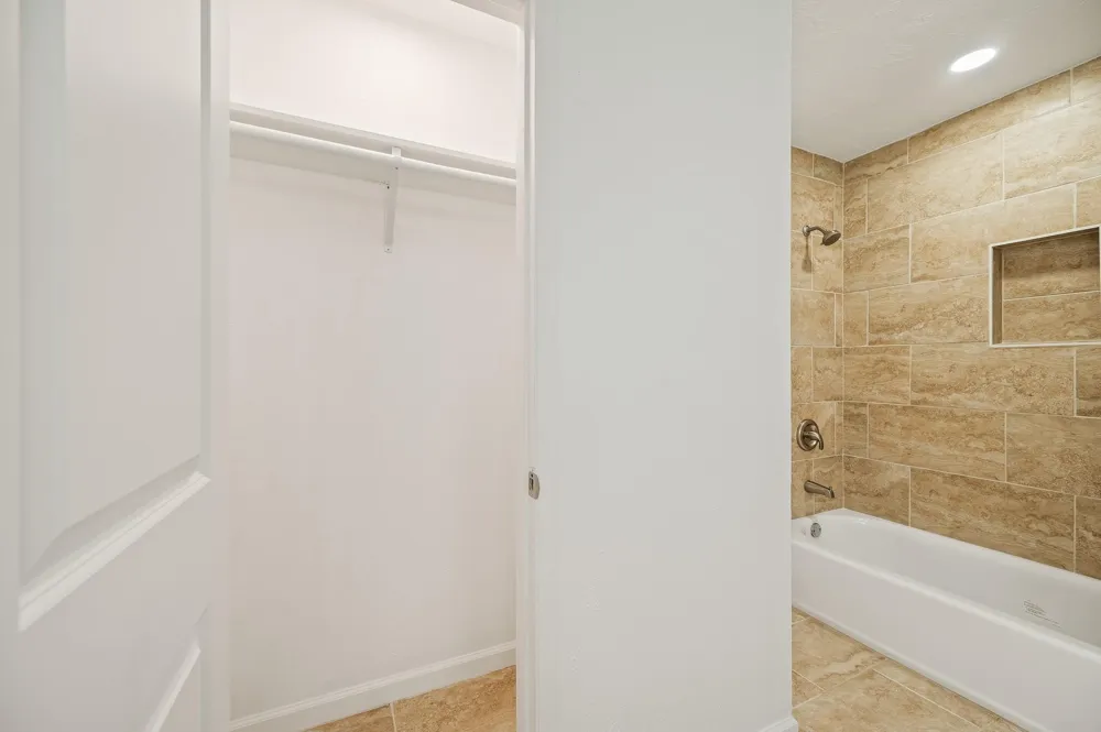 61 Hicks Loop W Cleveland, TX 77328