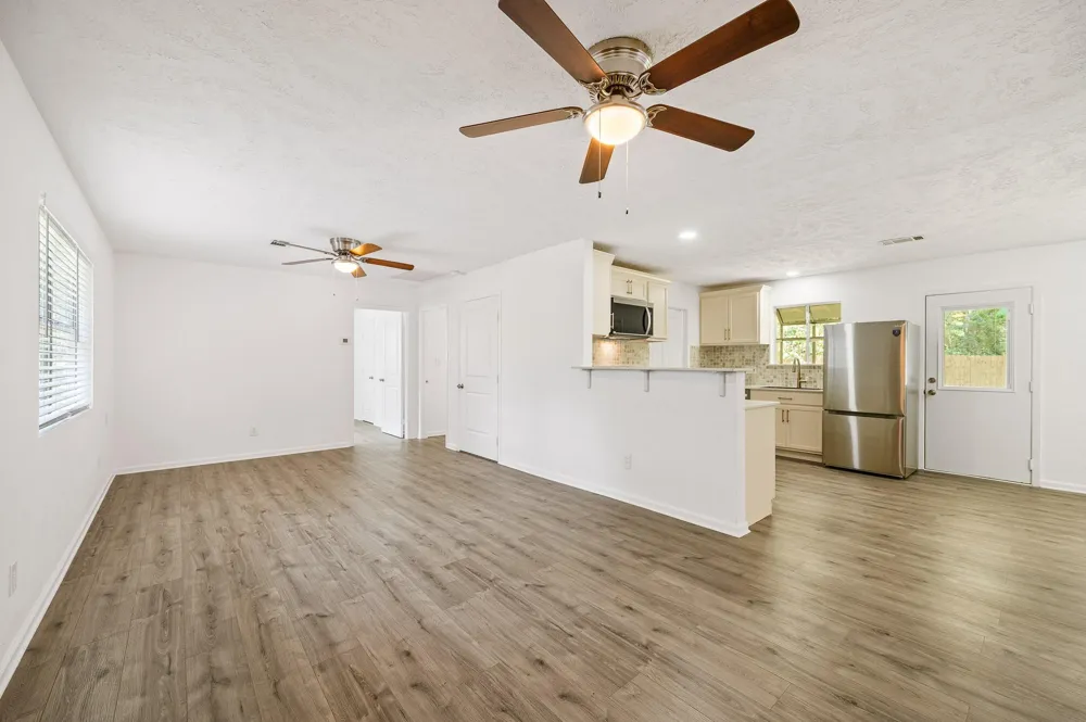 61 Hicks Loop W Cleveland, TX 77328
