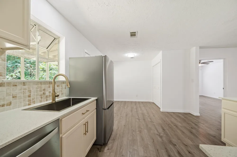 61 Hicks Loop W Cleveland, TX 77328