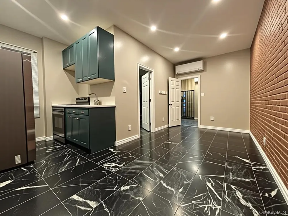 1400 Flatbush Avenue #2R Brooklyn, NY 11210