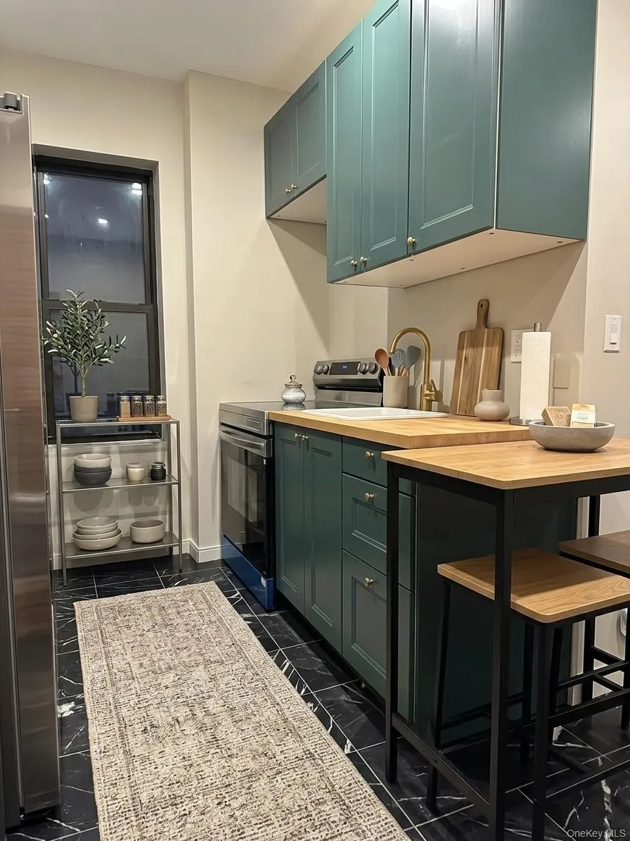 1400 Flatbush Avenue #2R Brooklyn, NY 11210