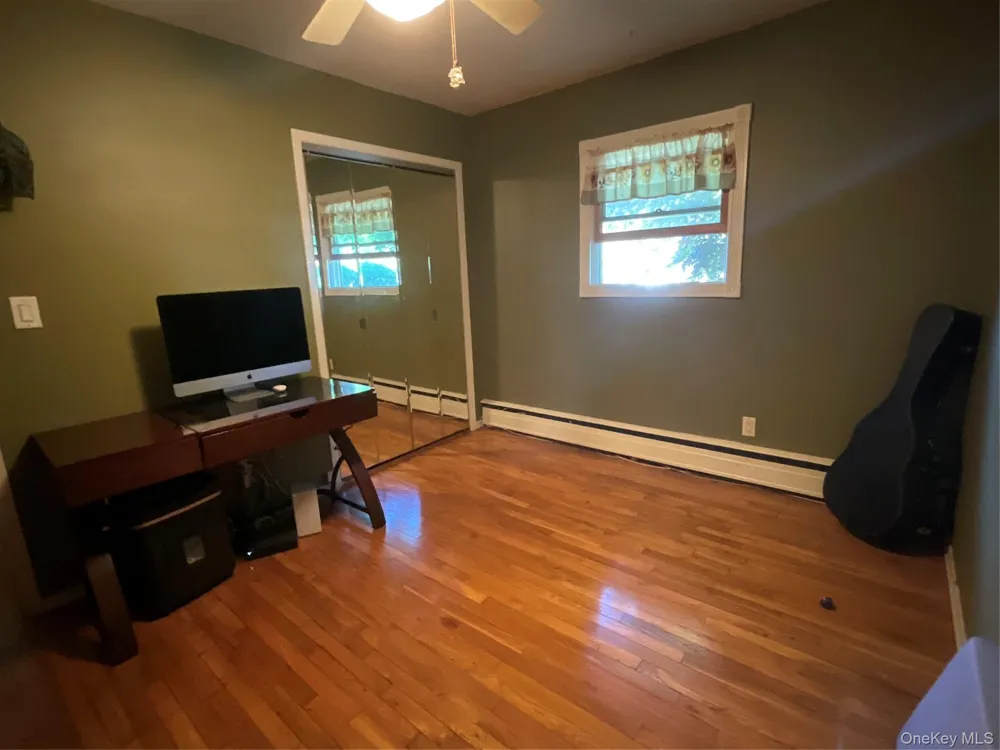 28 Pleasant Avenue Farmingdale, NY 11735