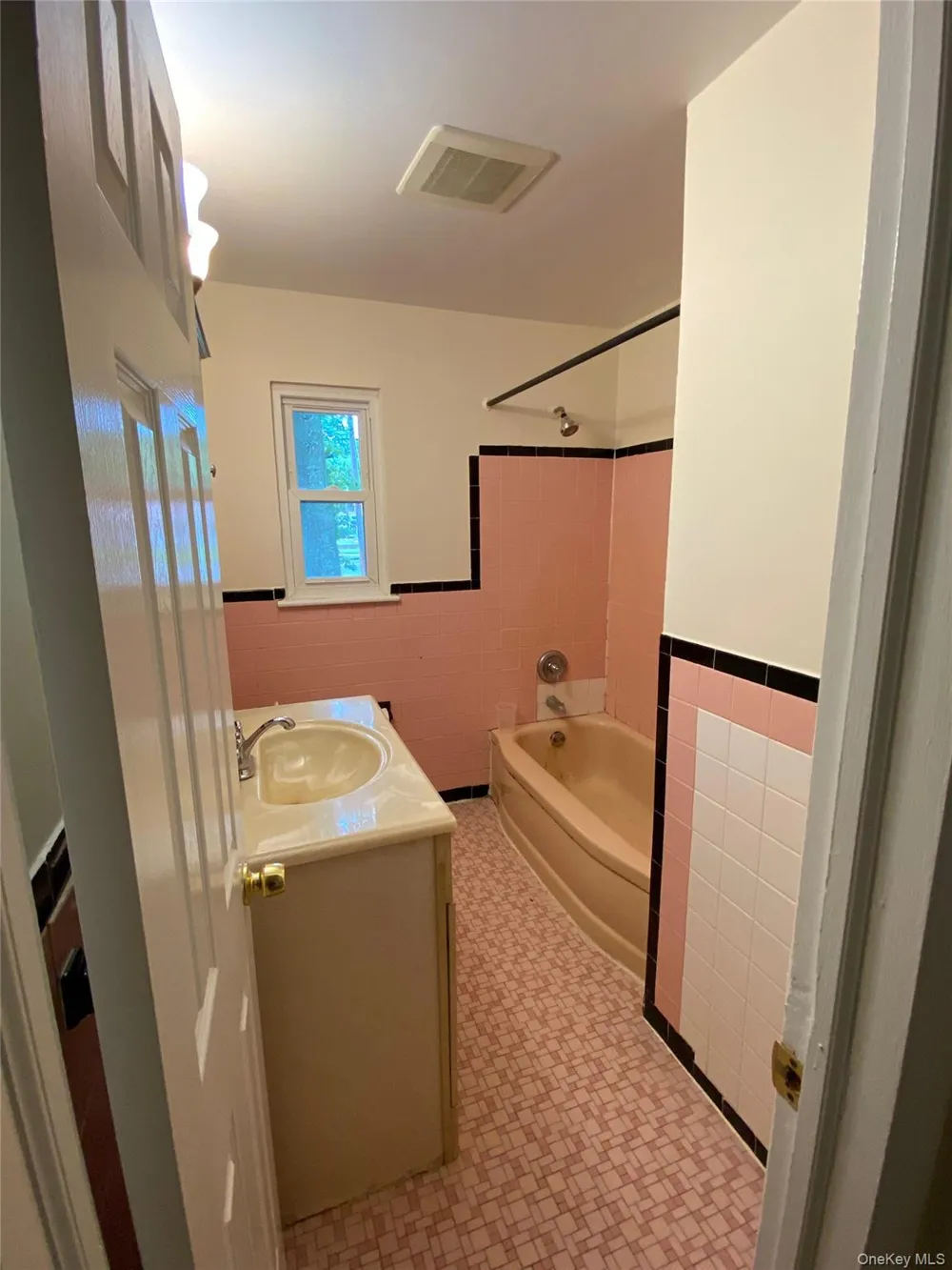 182 Middletown Road Pearl River, NY 10965