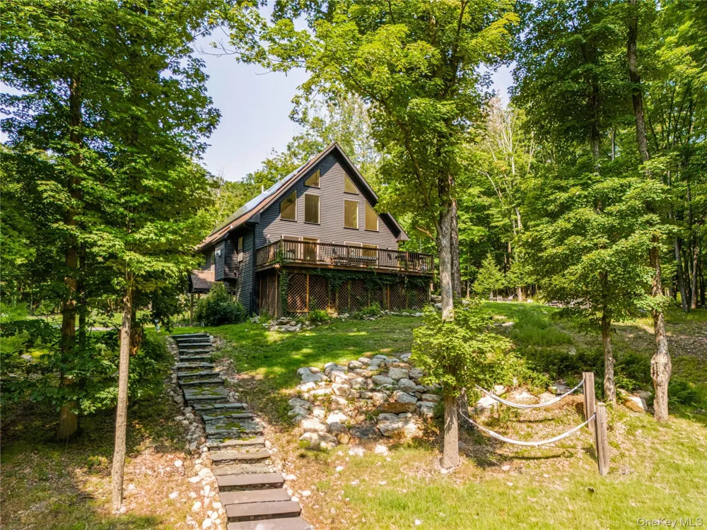 858 Roosa Gap Road Bloomingburg, NY 12721
