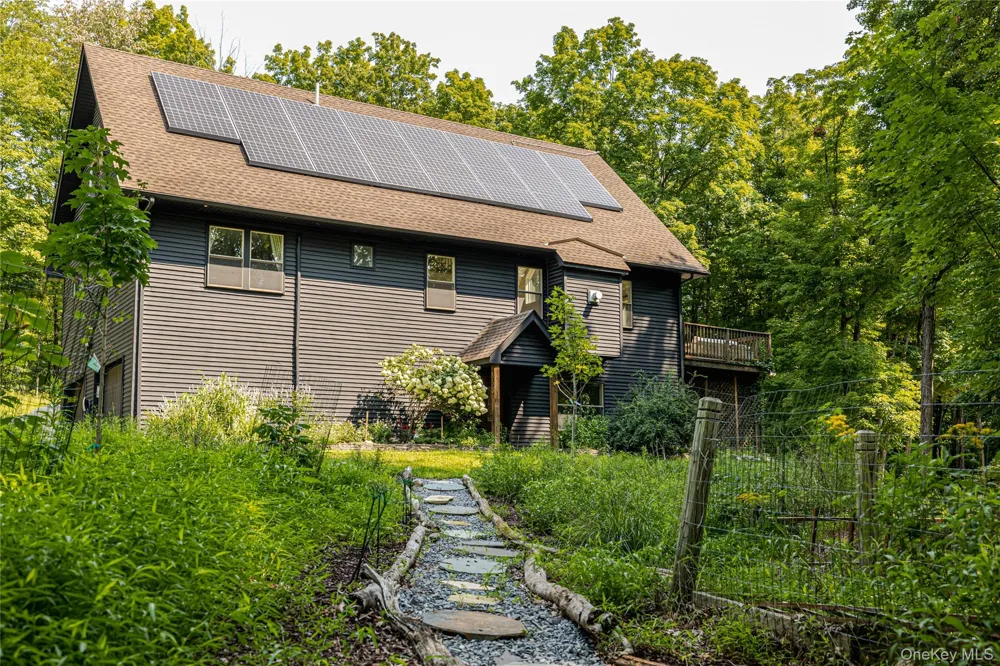 858 Roosa Gap Road Bloomingburg, NY 12721