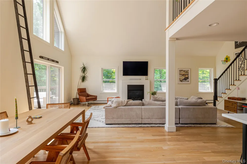 858 Roosa Gap Road Bloomingburg, NY 12721