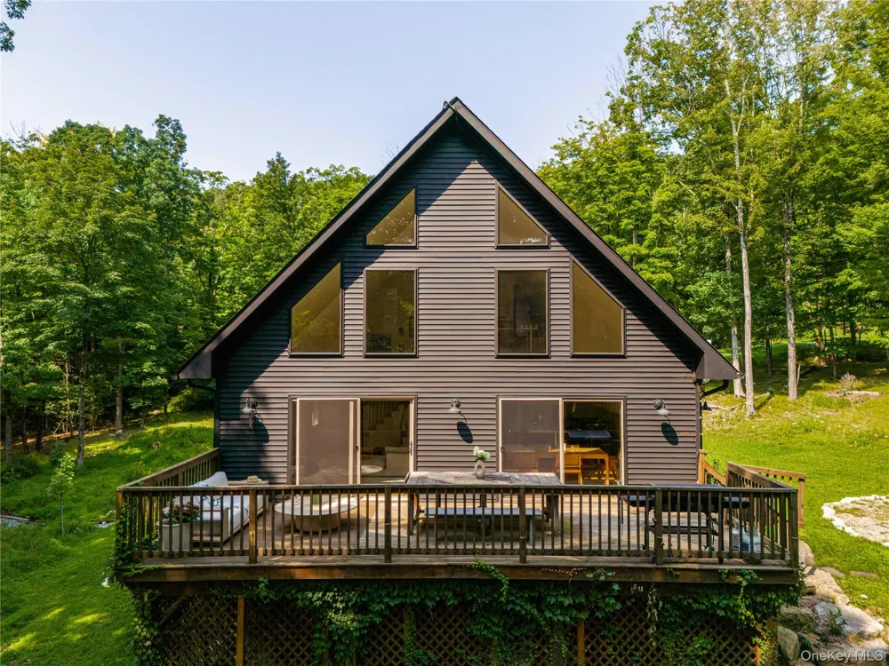 858 Roosa Gap Road Bloomingburg, NY 12721