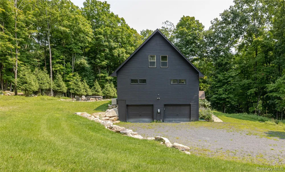 858 Roosa Gap Road Bloomingburg, NY 12721
