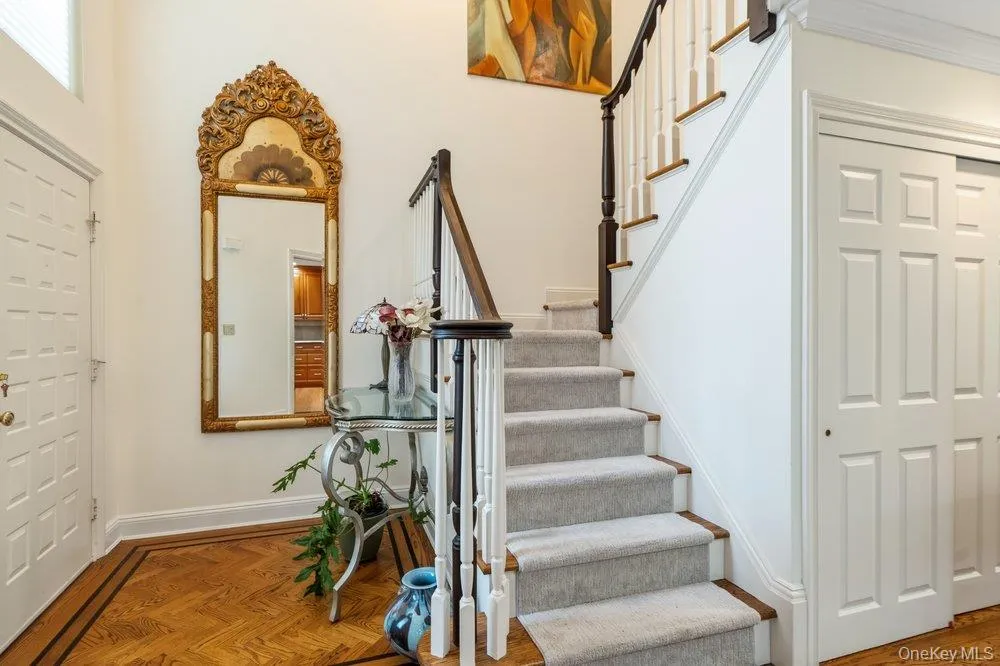 11 Maple Run Drive Jericho, NY 11753