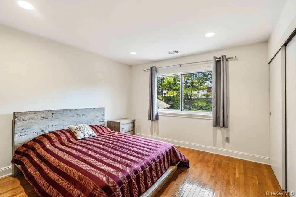 11 Maple Run Drive Jericho, NY 11753