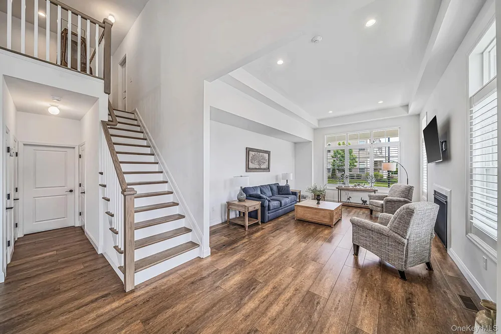 348 Alysweep Lane Yaphank, NY 11980