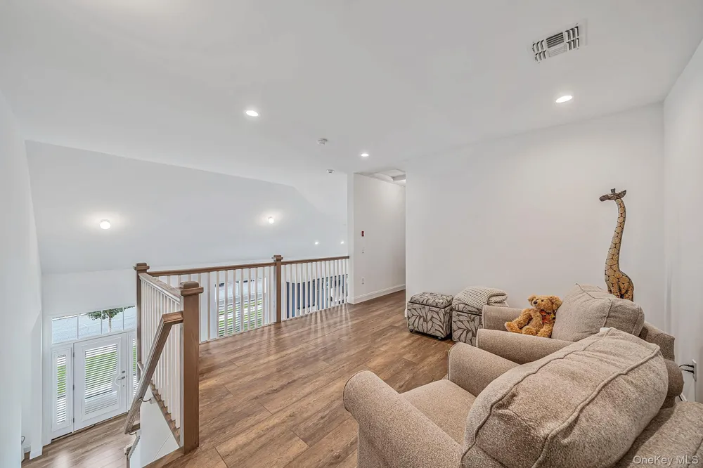 348 Alysweep Lane Yaphank, NY 11980