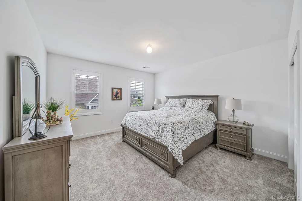 348 Alysweep Lane Yaphank, NY 11980