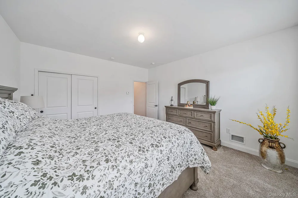 348 Alysweep Lane Yaphank, NY 11980