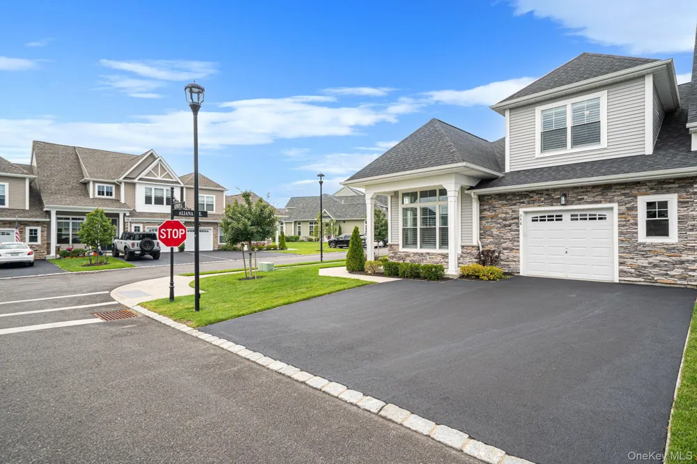 348 Alysweep Lane Yaphank, NY 11980