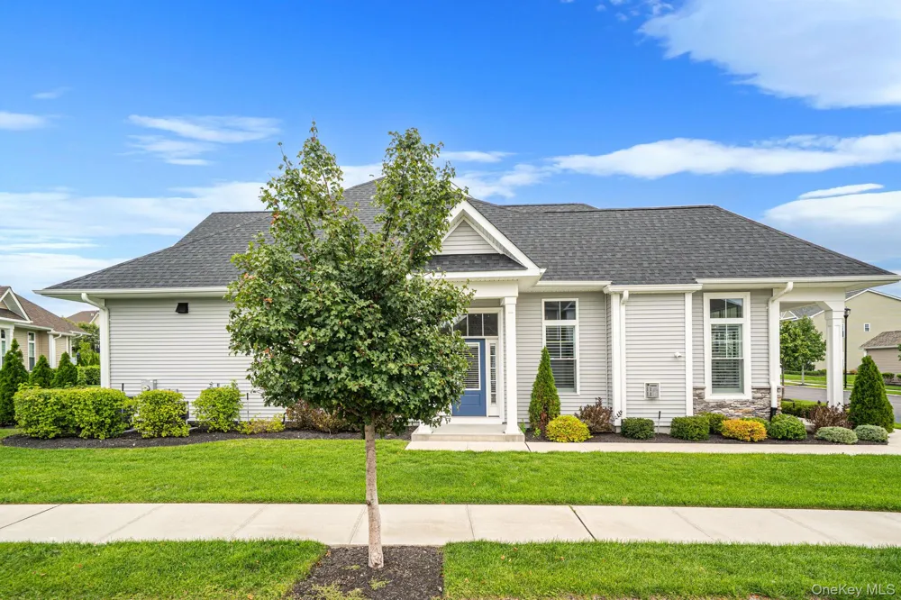 348 Alysweep Lane Yaphank, NY 11980