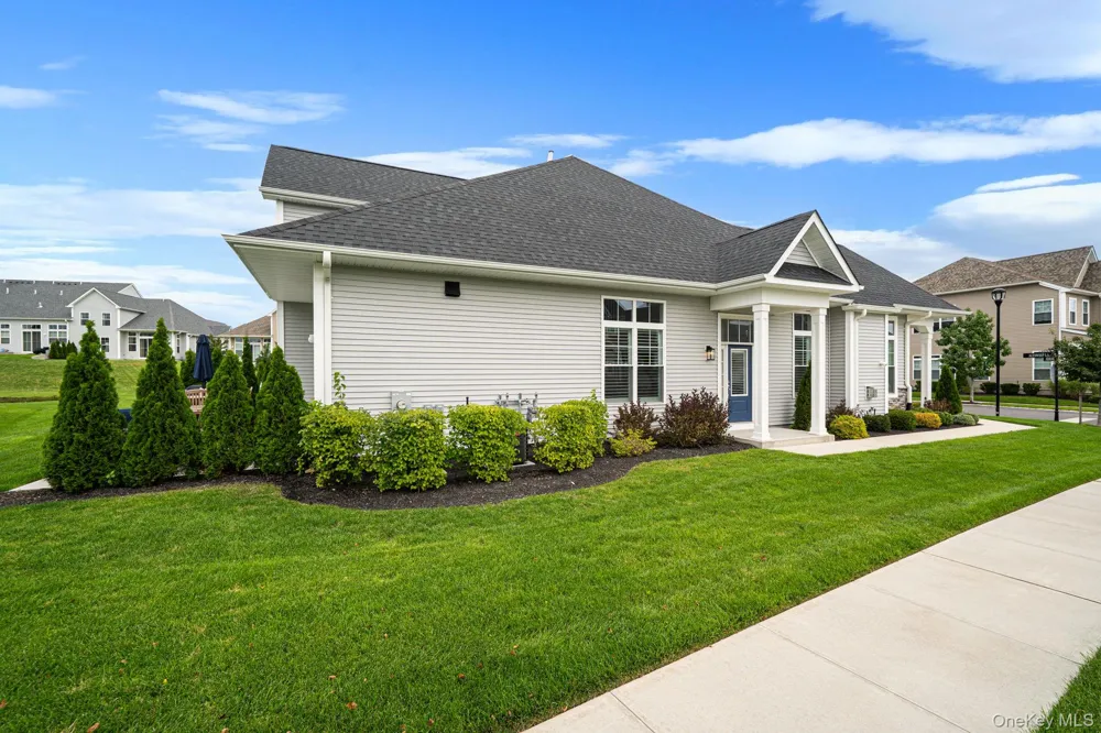 348 Alysweep Lane Yaphank, NY 11980