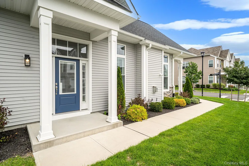 348 Alysweep Lane Yaphank, NY 11980