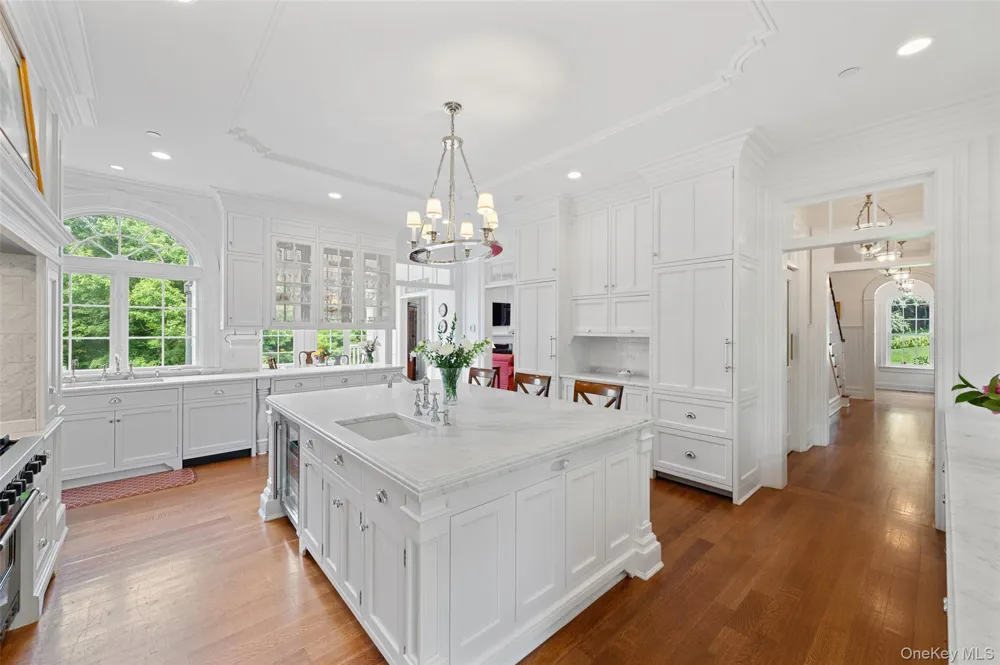 336 Cantitoe Street Bedford Hills, NY 10507