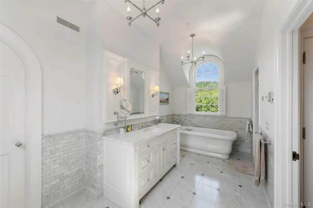 336 Cantitoe Street Bedford Hills, NY 10507